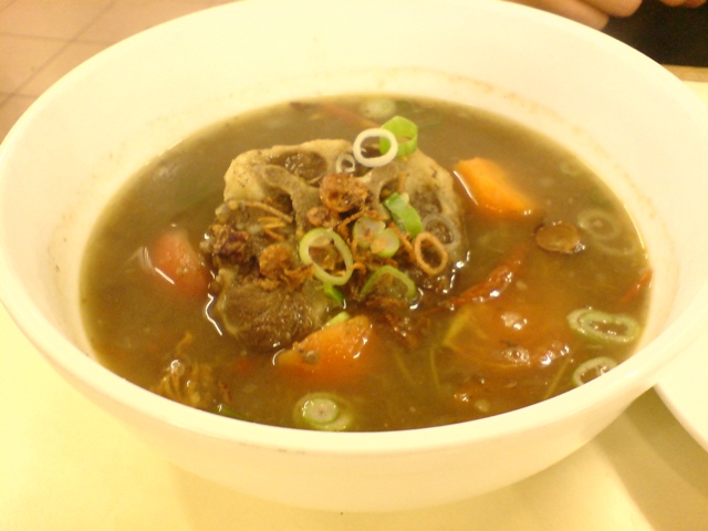 food-alley-chicks-oxtail-soup-on-rice.jpg